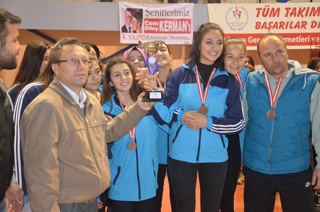 Salonda Okulların Şampiyonları belli oldu