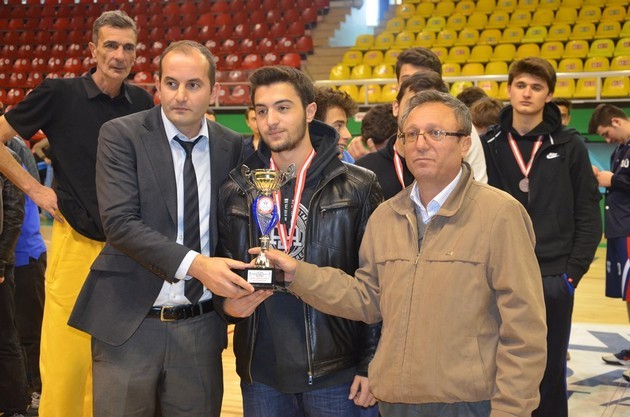 Salonda Okulların Şampiyonları belli oldu