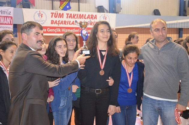 Salonda Okulların Şampiyonları belli oldu