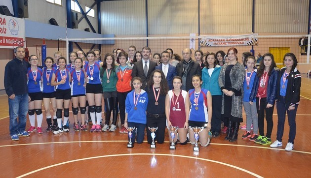 Salonda Okulların Şampiyonları belli oldu