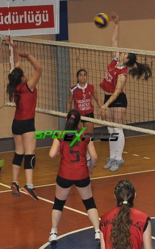 Okullar Arası Voleybol Yarı Final
