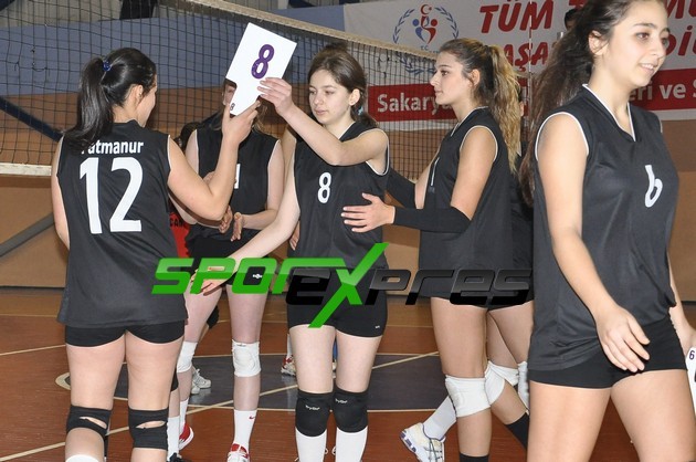 Okullar Arası Voleybol Yarı Final
