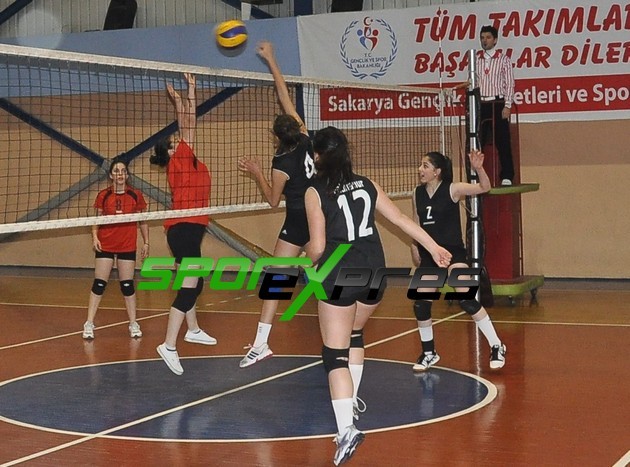 Okullar Arası Voleybol Yarı Final