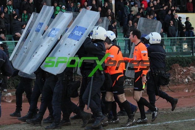 Sakaryaspor-Erzurum maçında olaylar
