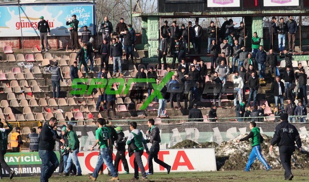 Sakaryaspor-Erzurum maçında olaylar