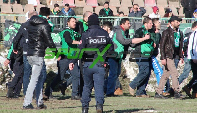 Sakaryaspor-Erzurum maçında olaylar