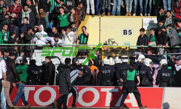 Sakaryaspor-Erzurum maçında olaylar