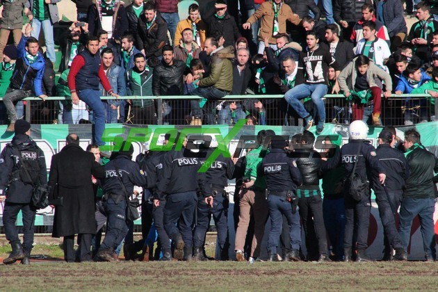 Sakaryaspor-Erzurum maçında olaylar