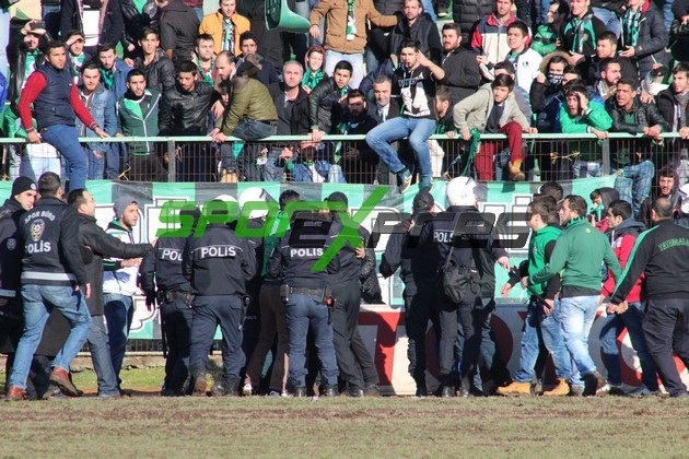 Sakaryaspor-Erzurum maçında olaylar