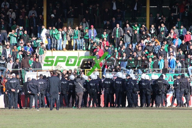 Sakaryaspor-Erzurum maçında olaylar