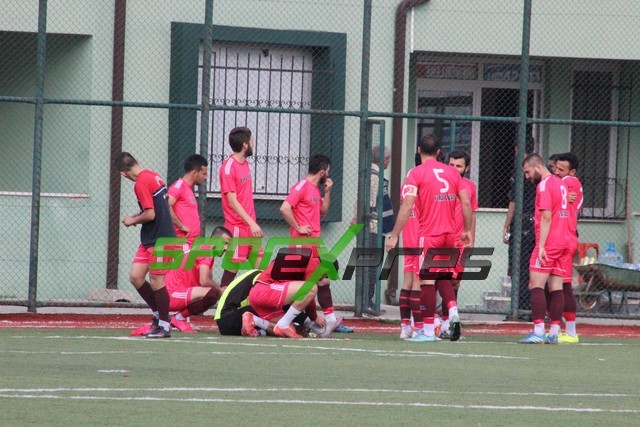 ﻿Sakaryaspor-Çorum maçı kavga çıkınca yarıda kaldı!