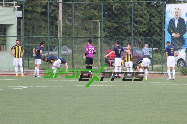 ﻿Sakaryaspor-Çorum maçı kavga çıkınca yarıda kaldı!
