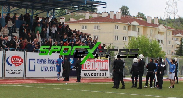 Gazlı müdahale tribünleri karıştırdı