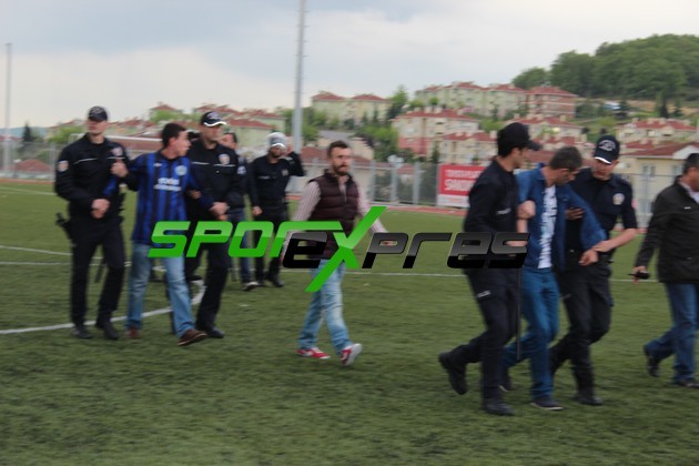 Gazlı müdahale tribünleri karıştırdı