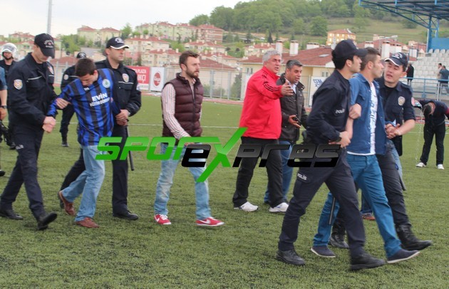 Gazlı müdahale tribünleri karıştırdı