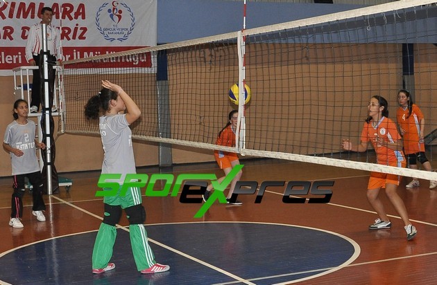 Okullar arası küçük kızlar Voleybol il birinciliği