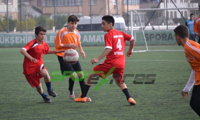 Ortaokullar 2.Küme maçları sürüyor