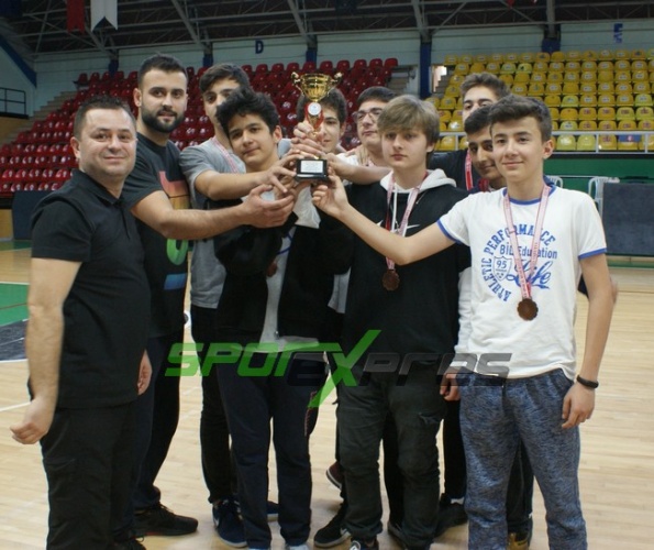 Basketbol’da Şampiyon Özel Şahin