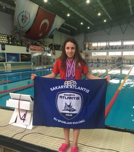 Paletli Yüzmeye Sakarya Damgası