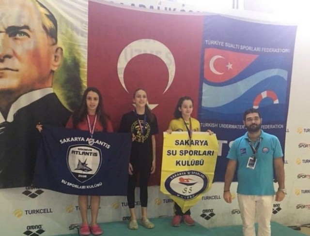 Paletli Yüzmeye Sakarya Damgası