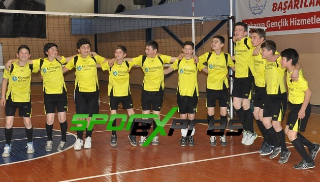 Şampiyon Akyazı Pazarköy Orta Okulu