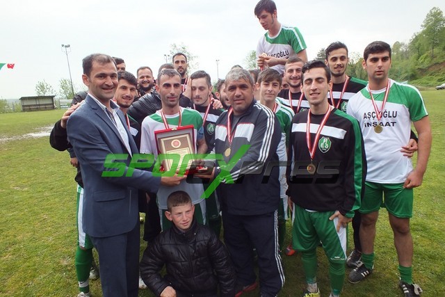 Şampiyon Pazarköyspor kupasını aldı