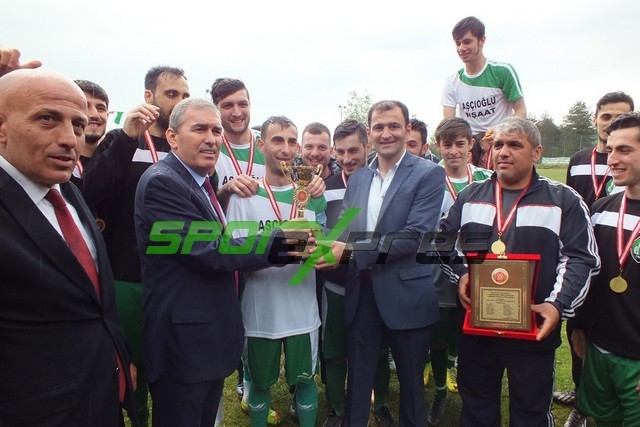 Şampiyon Pazarköyspor kupasını aldı