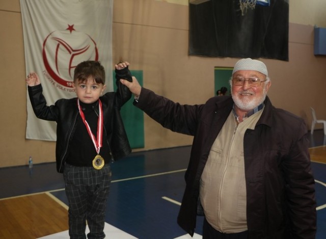 İrfan Atan Güreş Turnuvası sona erdi