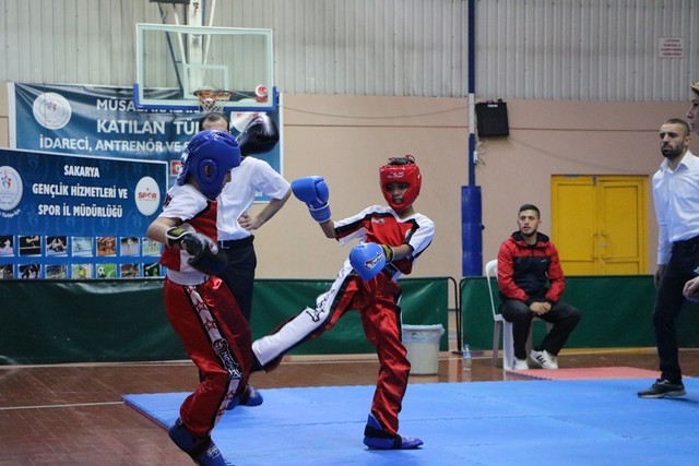 Küçükler ringe sığmadı