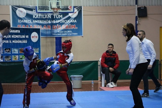 Küçükler ringe sığmadı