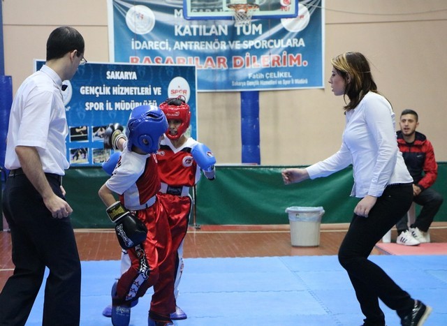 Küçükler ringe sığmadı