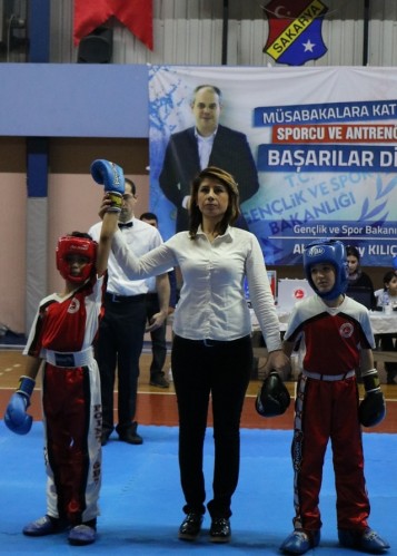 Küçükler ringe sığmadı