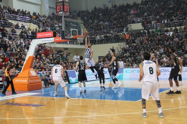 Sakarya Büyükşehir-Beşiktaş: 69-75