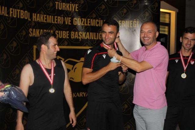 Sakaryalı Hakemler ayak tenisi turnuvasında buluştu