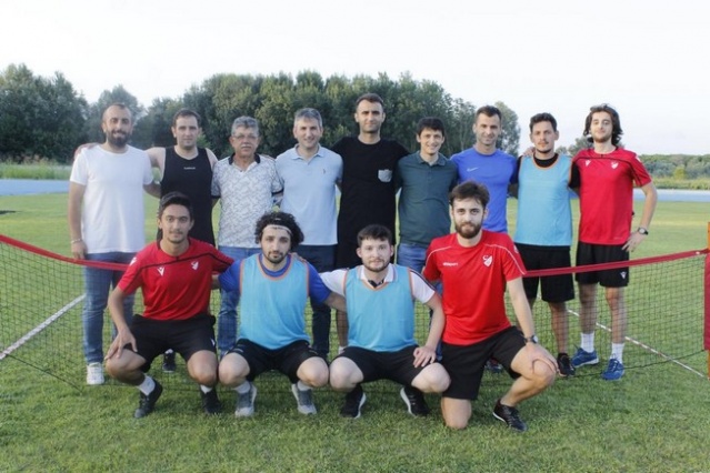 Sakaryalı Hakemler ayak tenisi turnuvasında buluştu