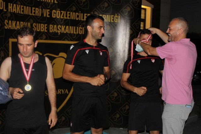 Sakaryalı Hakemler ayak tenisi turnuvasında buluştu