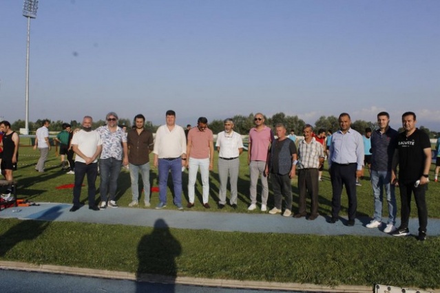 Sakaryalı Hakemler ayak tenisi turnuvasında buluştu