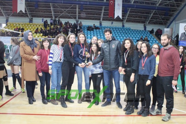 KIZLARDA ŞAMPİYON HENDEK MTAL