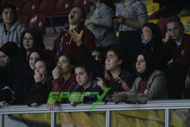 KIZLARDA ŞAMPİYON HENDEK MTAL