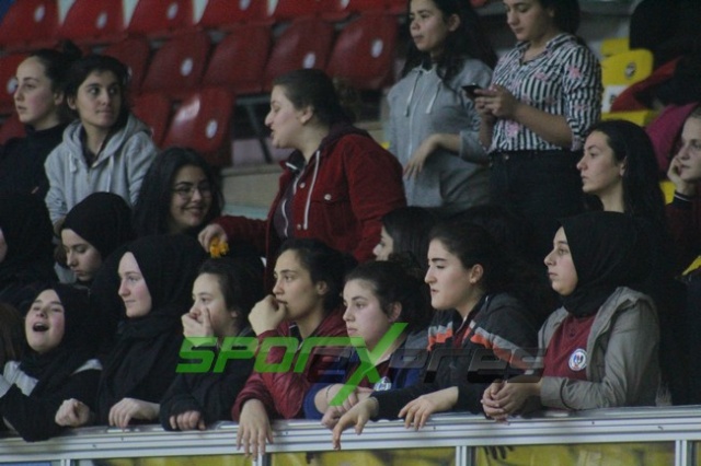 KIZLARDA ŞAMPİYON HENDEK MTAL