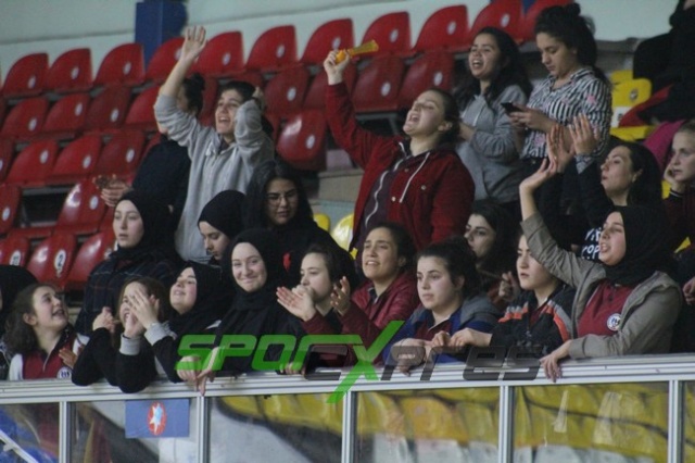 KIZLARDA ŞAMPİYON HENDEK MTAL