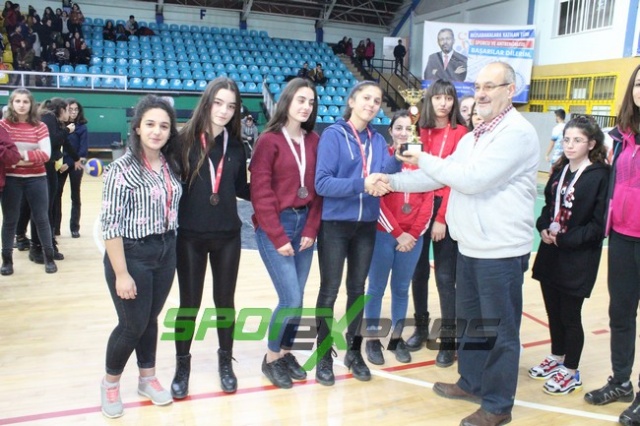 KIZLARDA ŞAMPİYON HENDEK MTAL