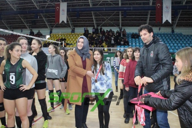 KIZLARDA ŞAMPİYON HENDEK MTAL