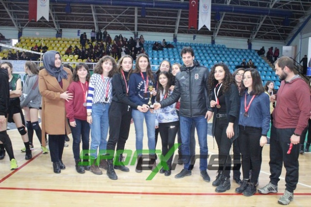 KIZLARDA ŞAMPİYON HENDEK MTAL