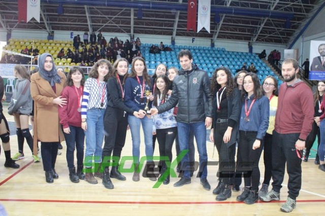 KIZLARDA ŞAMPİYON HENDEK MTAL