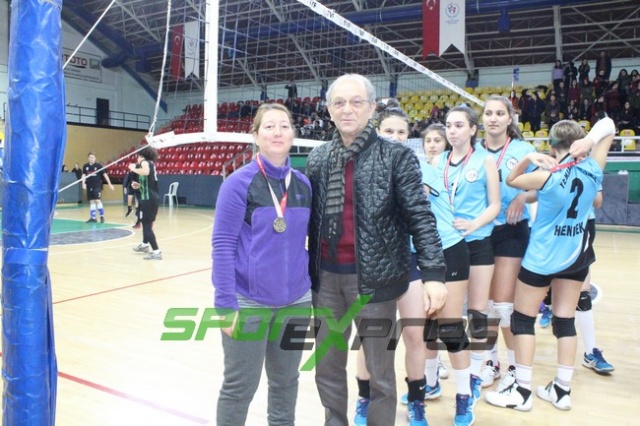 KIZLARDA ŞAMPİYON HENDEK MTAL