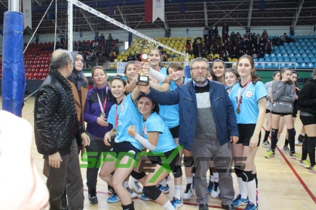 KIZLARDA ŞAMPİYON HENDEK MTAL