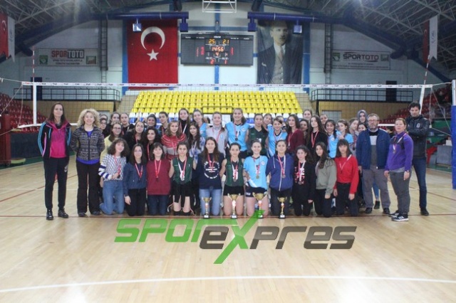 KIZLARDA ŞAMPİYON HENDEK MTAL