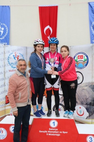 Bisikletçiler Sakarya Park’ta  Pedal Çevirdiler