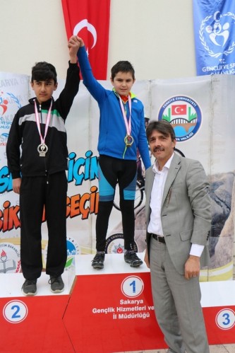 Bisikletçiler Sakarya Park’ta  Pedal Çevirdiler